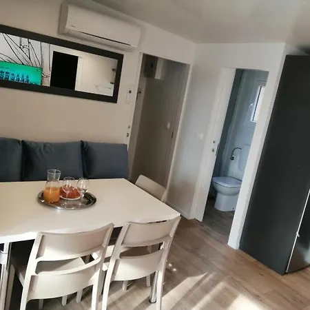 Camping Mobile Anamari Biograd Na Moru