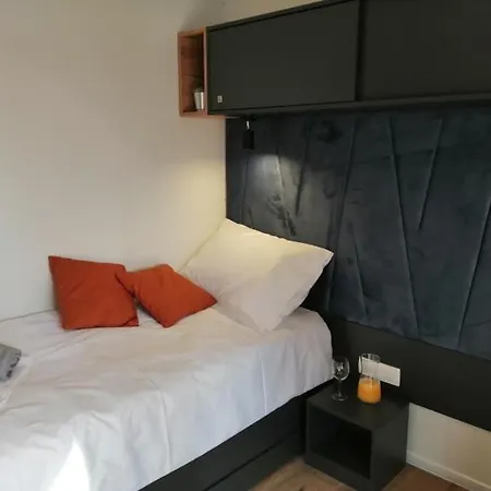 Mobile Anamari Biograd Na Moru