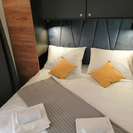 Mobile Anamari * Biograd Na Moru