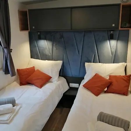 Mobile Anamari Biograd Na Moru