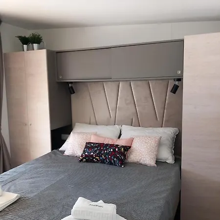 Camping Mobile Anamari Biograd Na Moru