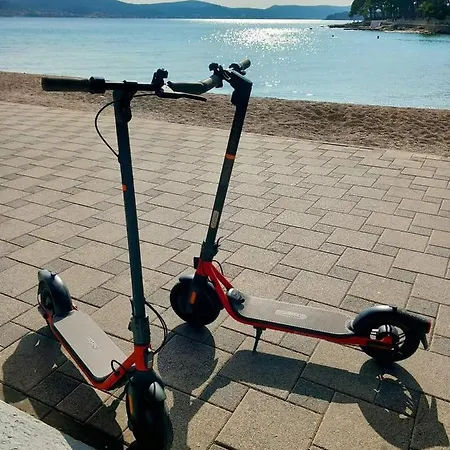 Mobile Anamari Biograd Na Moru