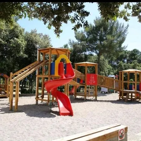 Mobile Anamari Biograd Na Moru