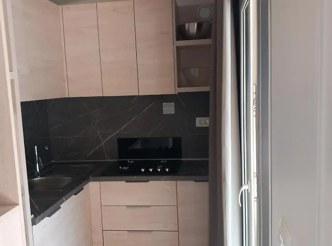 Mobile Anamari Biograd Na Moru