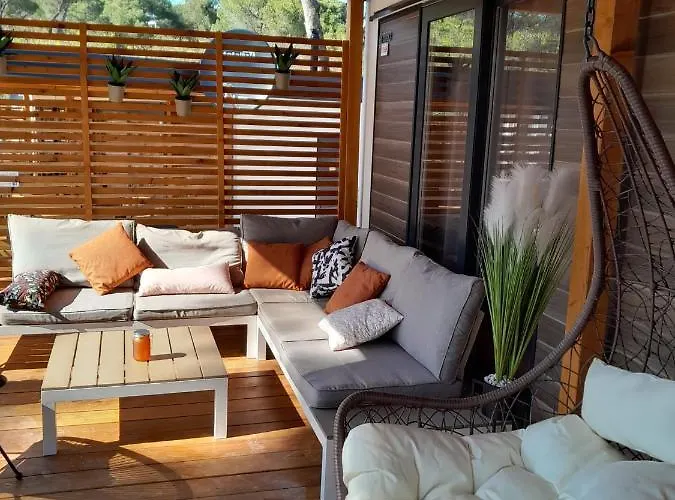 Mobile Anamari Biograd Na Moru