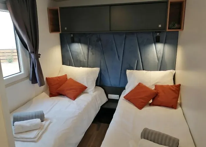 Mobile Anamari Biograd Na Moru