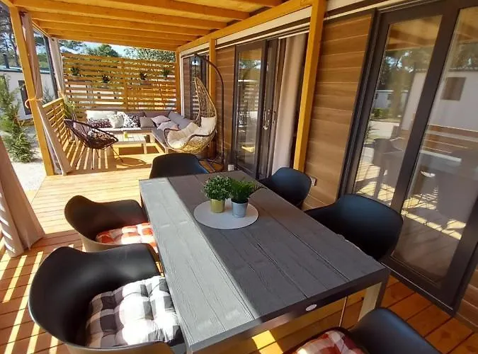 Mobile Anamari ביוגראד נה מורו