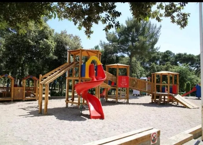 Mobile Anamari ביוגראד נה מורו